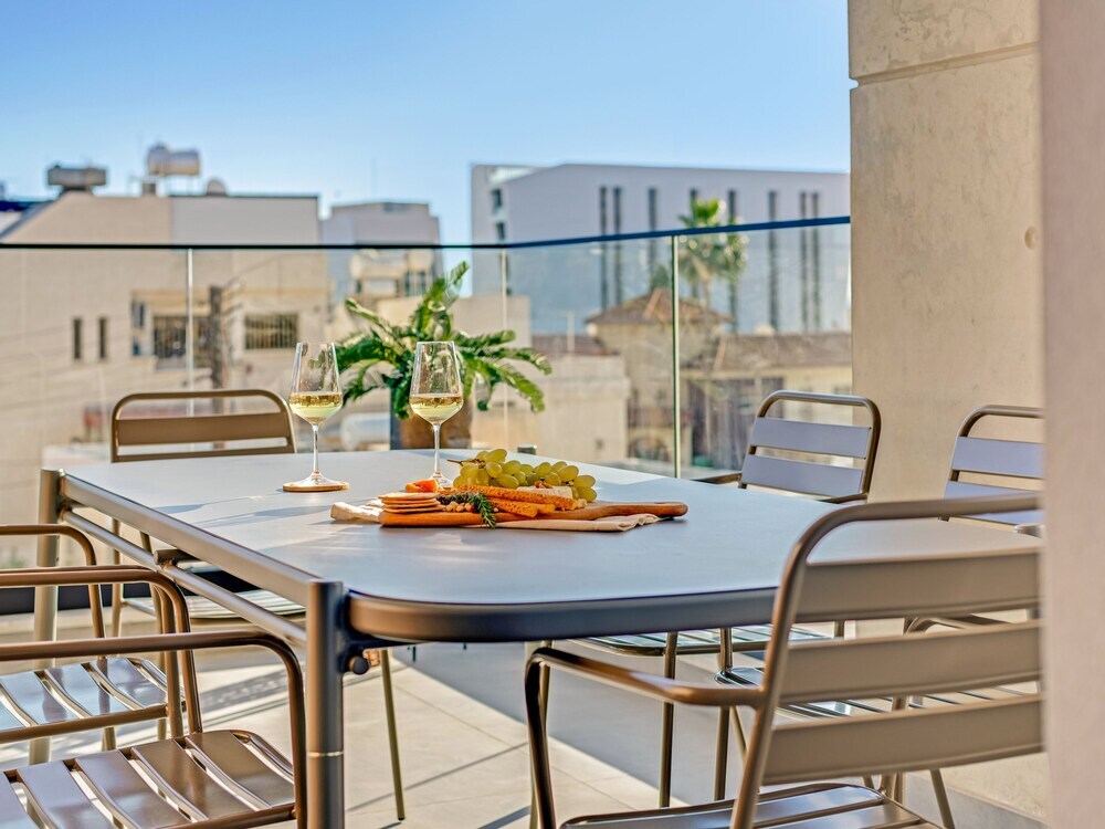 Лимассол: Sanders Crystal 1 - Cute  2-bdr Apt With Shared Pool