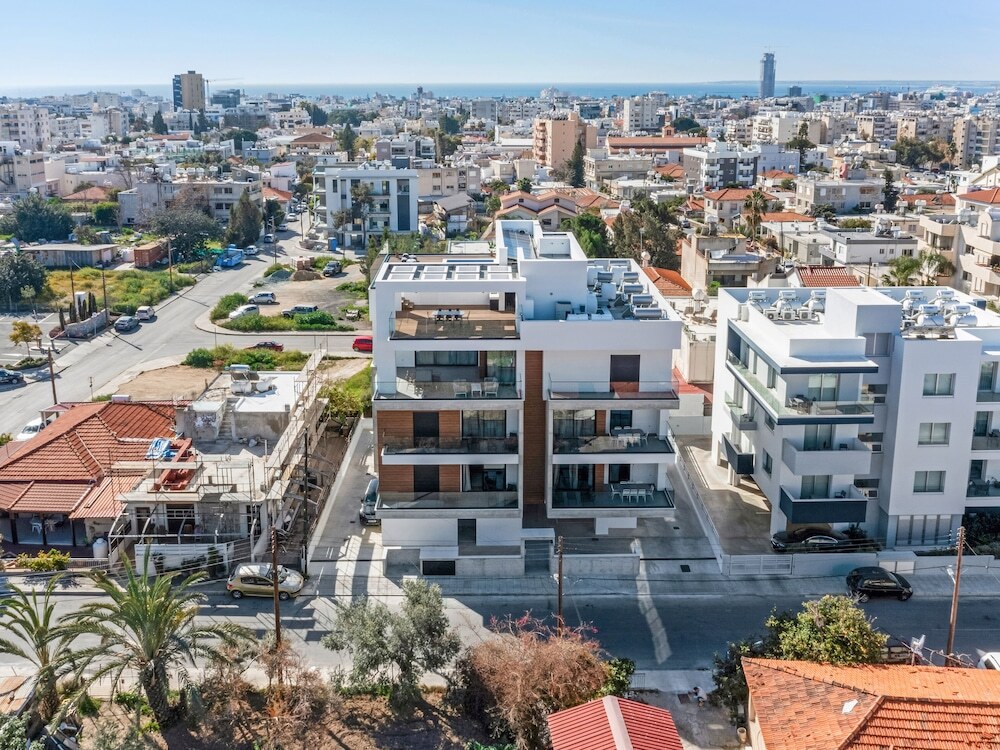 Лимассол: Sanders Crystal 2 - Cute 1-bdr Apt With Shared Rooftop