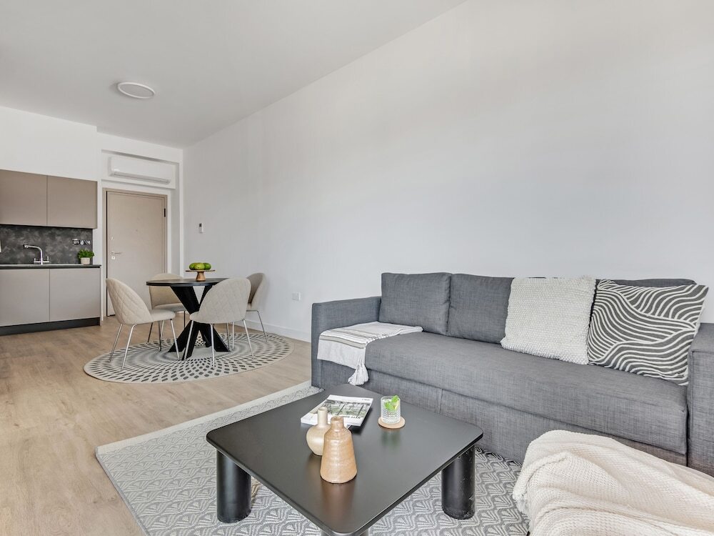 Лимассол: Sanders Crystal 2 - Cute 1-bdr Apt With Shared Rooftop
