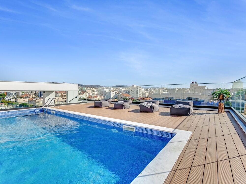 Sanders Crystal 2 - Petite 2-bdr Apt With Shared Rooftop — фото 4