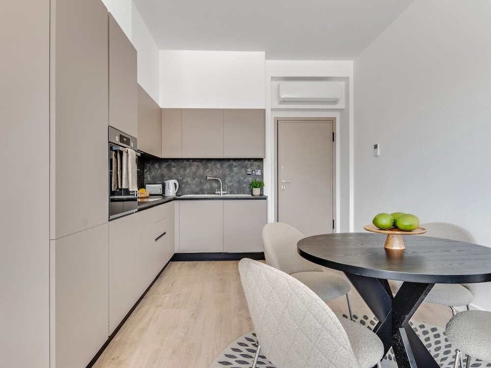 Лимассол: Sanders Crystal 2 - Petite 2-bdr Apt With Shared Rooftop