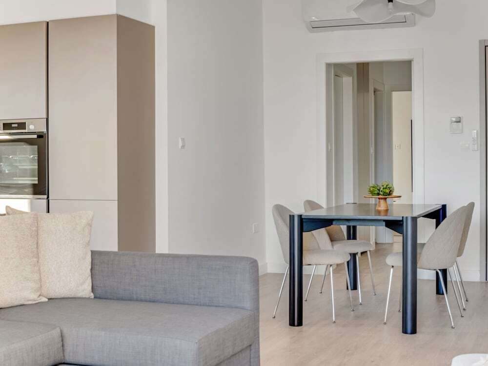 Лимассол: Sanders Crystal 1 - Delightful 2-bdr Apt With Shared Pool