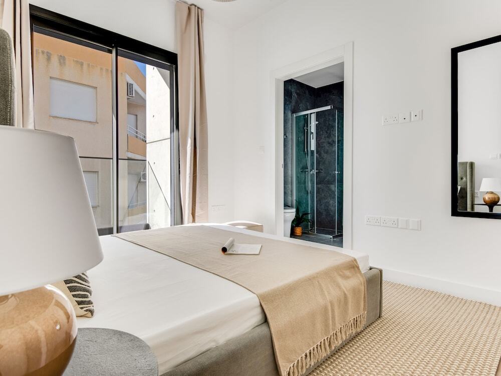 Sanders Crystal 1 - Delightful 2-bdr Apt With Shared Pool — фото 3