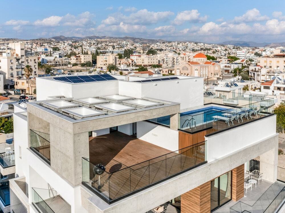 Лимассол: Sanders Crystal 1 - Delightful 2-bdr Apt With Shared Pool