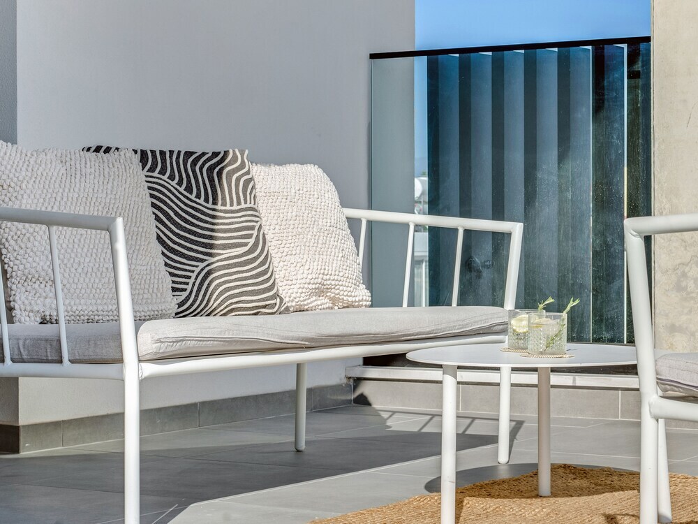Лимассол: Sanders Crystal 1 Pleasant 3-bdr Apt With Shared Pool