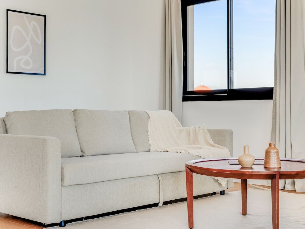 Лимассол: Sanders Crystal 1 Pleasant 3-bdr Apt With Shared Pool