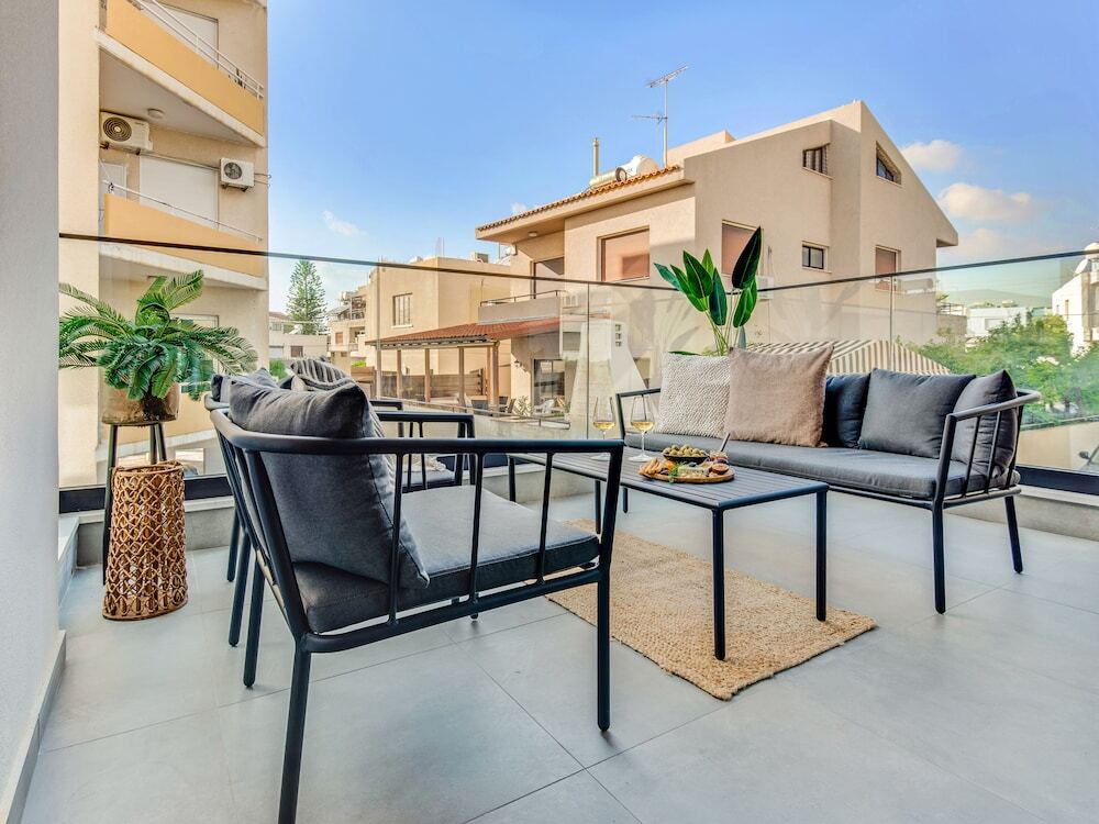 Лимассол: Sanders Crystal 1 - Adorable 1-bdr Apt With Shared Pool