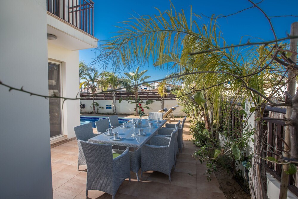 Паралимни: Protaras Holiday Villa Mv34