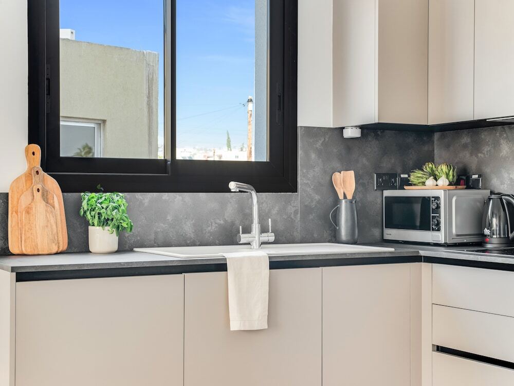 Sanders Crystal 1 - Charming 1-bdr Apt With Shared Pool — фото 3