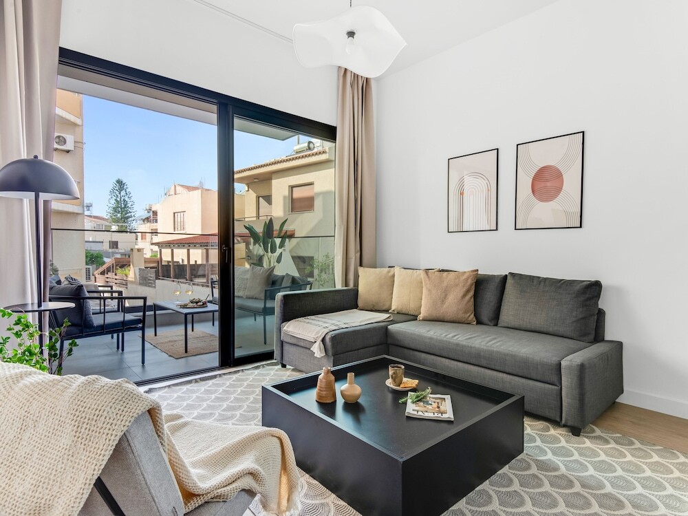 Лимассол: Sanders Crystal 1 - Charming 1-bdr Apt With Shared Pool