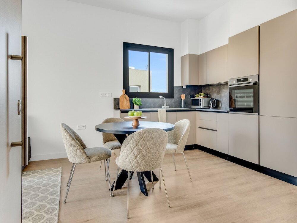 Лимассол: Sanders Crystal 1 - Charming 1-bdr Apt With Shared Pool