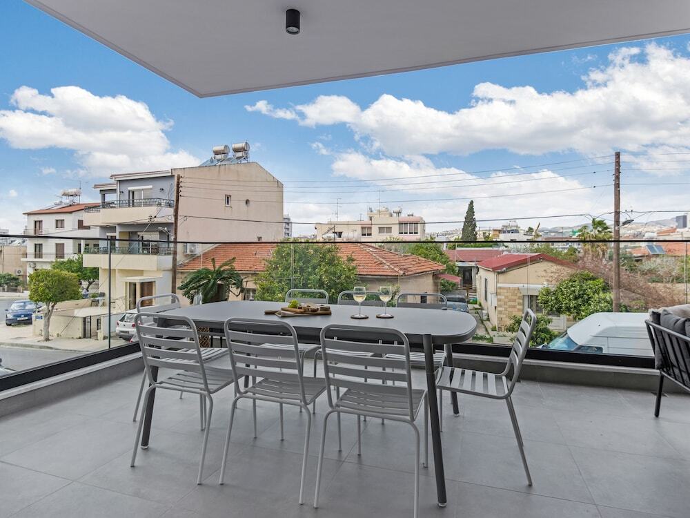 Лимассол: Sanders Crystal 2 - Darling 3-bdr Apt With Shared Rooftop