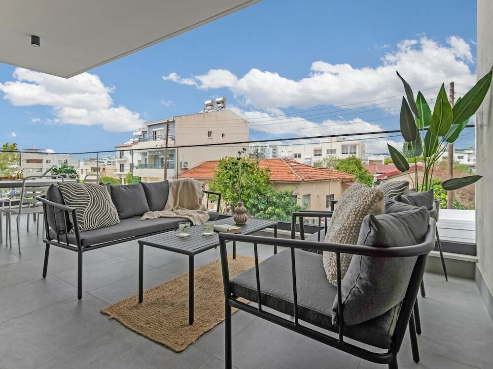 Лимассол: Sanders Crystal 2 - Darling 3-bdr Apt With Shared Rooftop