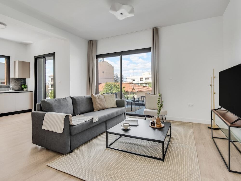 Лимассол: Sanders Crystal 2 - Darling 3-bdr Apt With Shared Rooftop