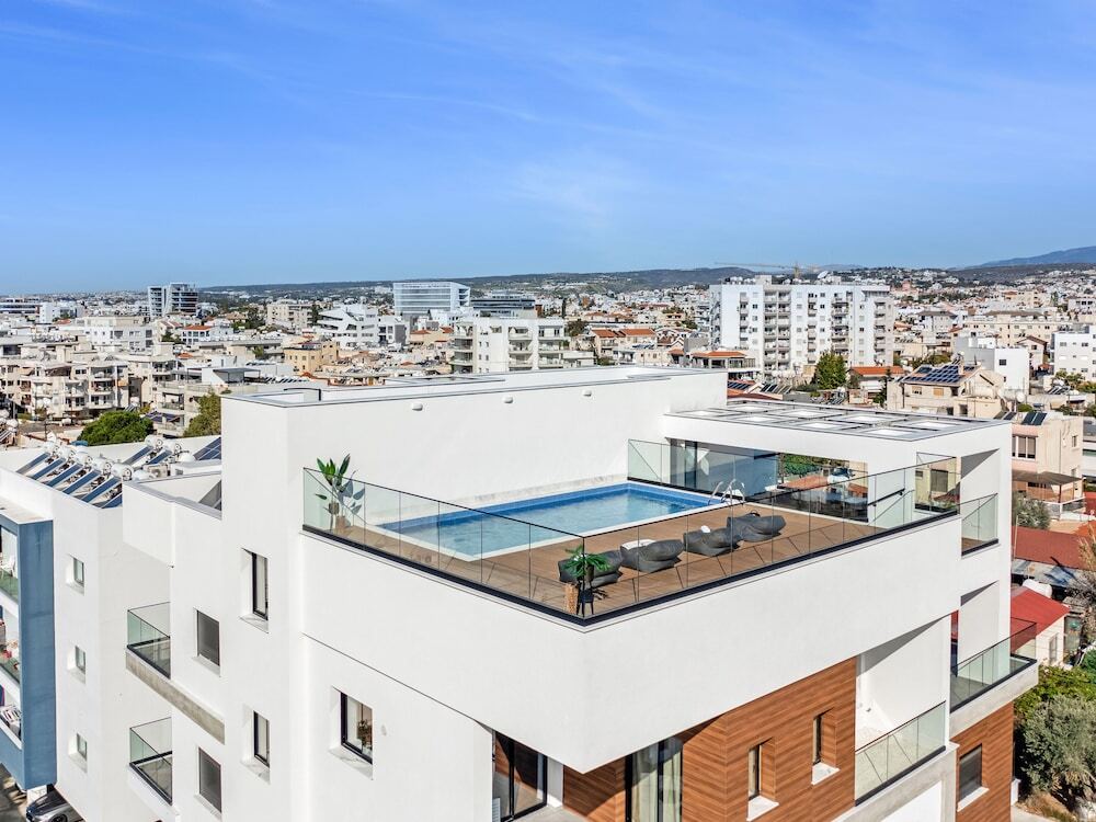 Лимассол: Sanders Crystal 2 - Darling 3-bdr Apt With Shared Rooftop