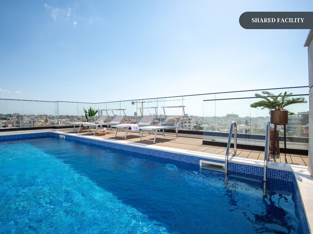 Лимассол: Sanders Crystal 1 - Large 4-bdr Penthouse With Shared Pool
