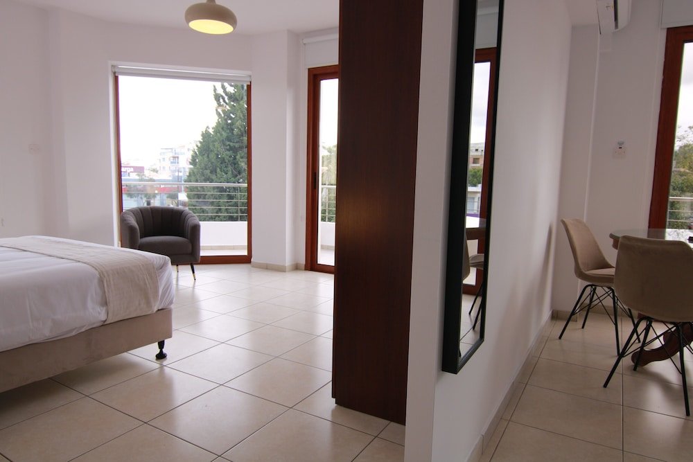 Phaedrus Living City Flat Palas 102 — фото 1