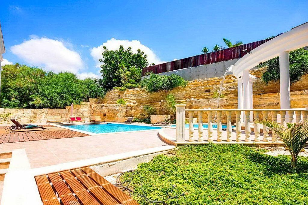 Пейя: Mansion View