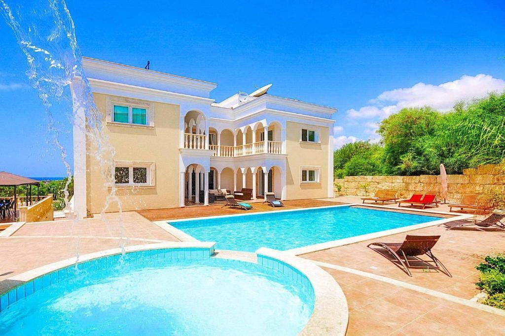 Пейя: Mansion View
