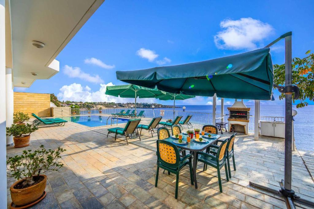 Пейя: Katina Beach Villa