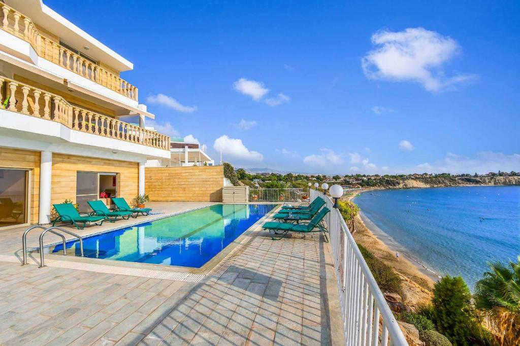 Пейя: Katina Beach Villa