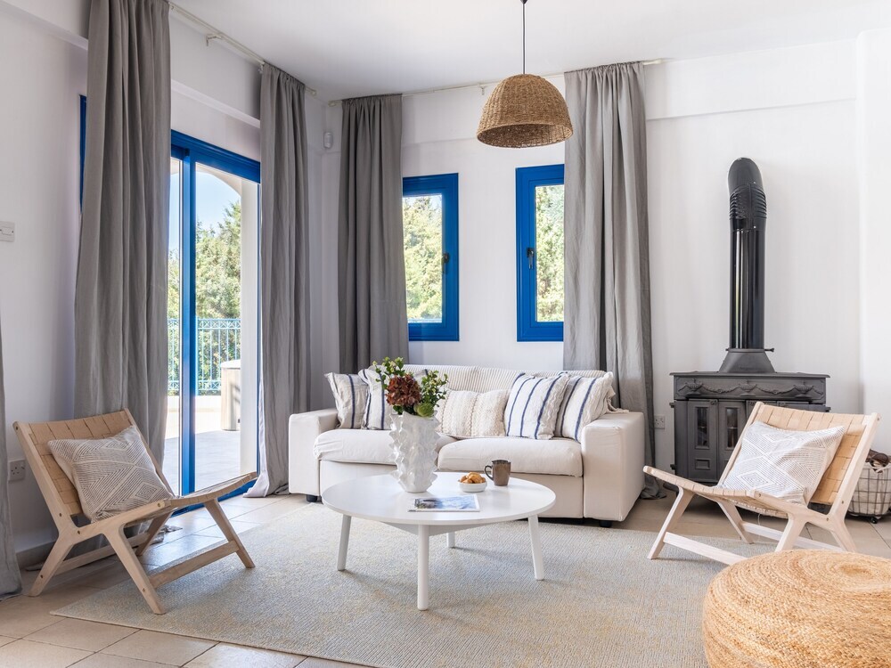 Пейя: "sanders Azzurro - Adorable Villa w/ Private Pool"