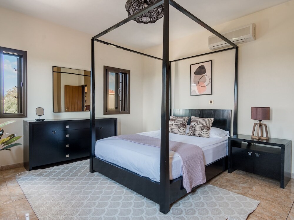 Sanders Ipsonas - Generous Holiday Home w Balcony — фото 3