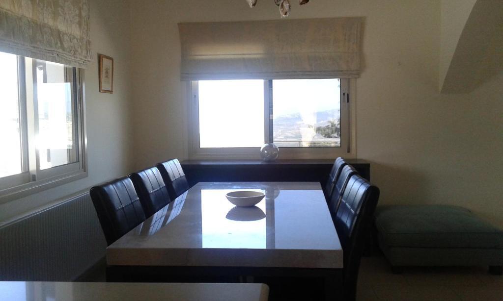 Киссонерга: Idyllic 3 Bed Villa With Stunning Views