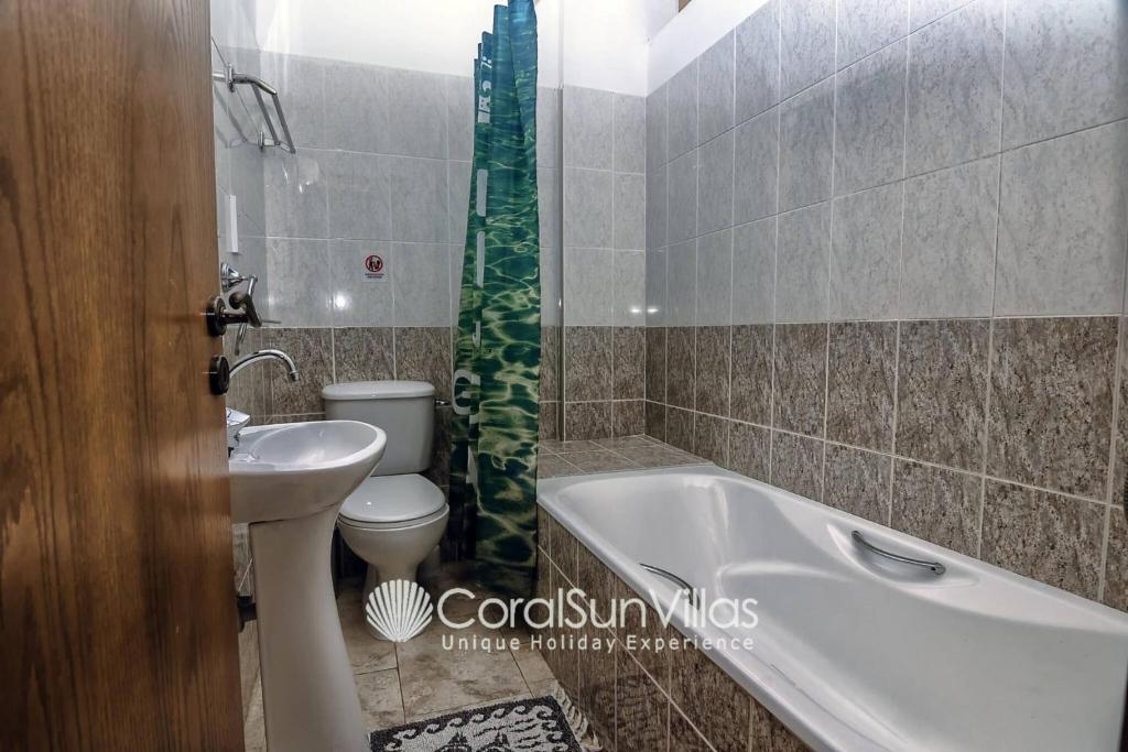 Пейя: Impressive Villa Exclusive Sea Caves Walk to Taverns Sleeps 11 Ref 507