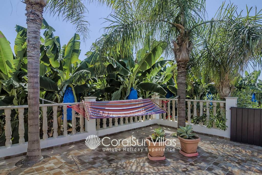 Пейя: Impressive Villa Exclusive Sea Caves Walk to Taverns Sleeps 11 Ref 507