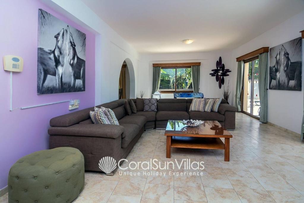 Impressive Villa Exclusive Sea Caves Walk to Taverns Sleeps 11 Ref 507 — фото 4
