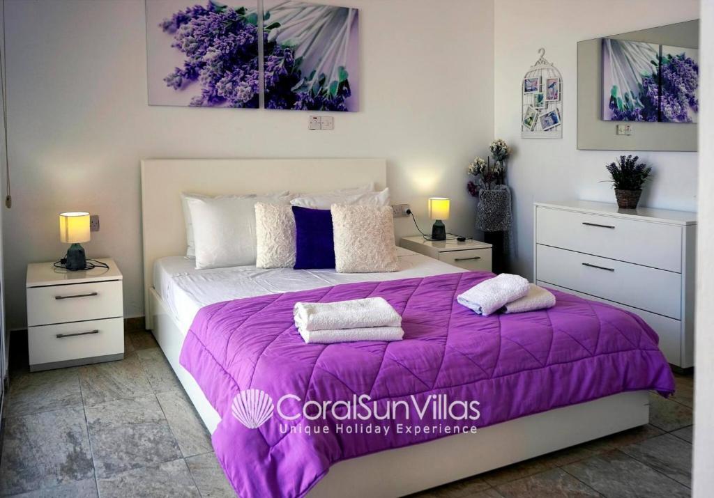 Impressive Villa Exclusive Sea Caves Walk to Taverns Sleeps 11 Ref 507 — фото 3