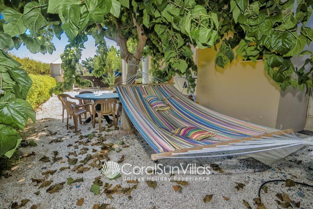 Пейя: Impressive Villa Exclusive Sea Caves Walk to Taverns Sleeps 11 Ref 507