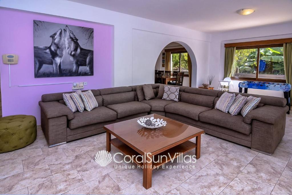 Impressive Villa Exclusive Sea Caves Walk to Taverns Sleeps 11 Ref 507 — фото 5