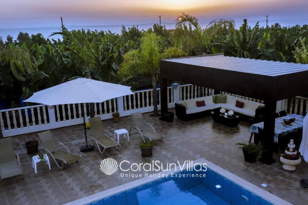 Пейя: Impressive Villa Exclusive Sea Caves Walk to Taverns Sleeps 11 Ref 507