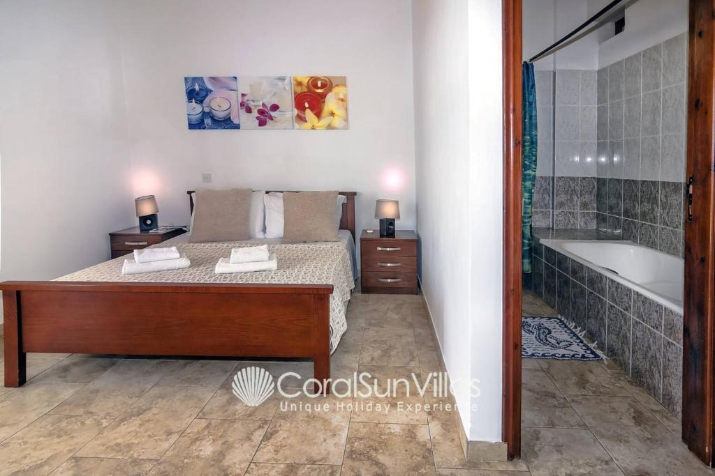Пейя: Impressive Villa Exclusive Sea Caves Walk to Taverns Sleeps 11 Ref 507