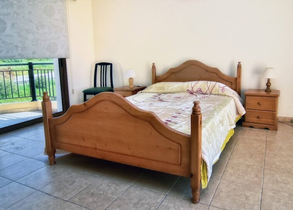 Помос: Villa Only 50m To The Sea, Sleeps 12, Polis