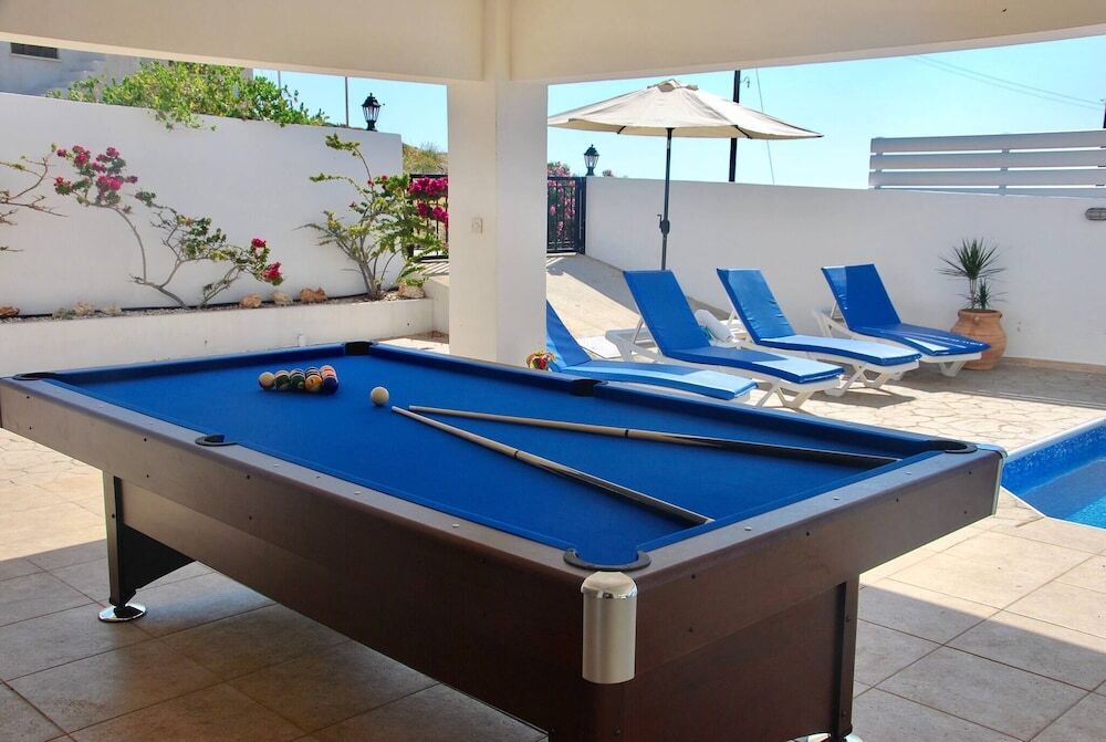 Помос: Villa Only 50m To The Sea, Sleeps 12, Polis