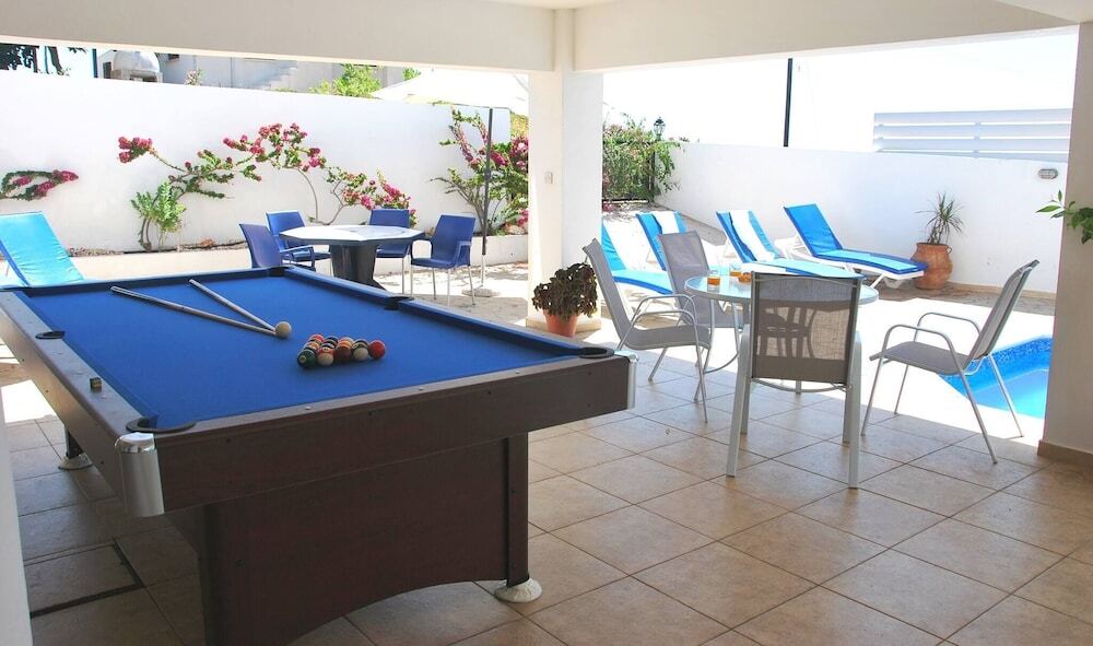 Помос: Villa Only 50m To The Sea, Sleeps 12, Polis