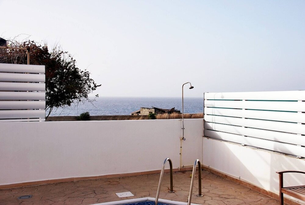 Помос: Villa Only 50m To The Sea, Sleeps 12, Polis