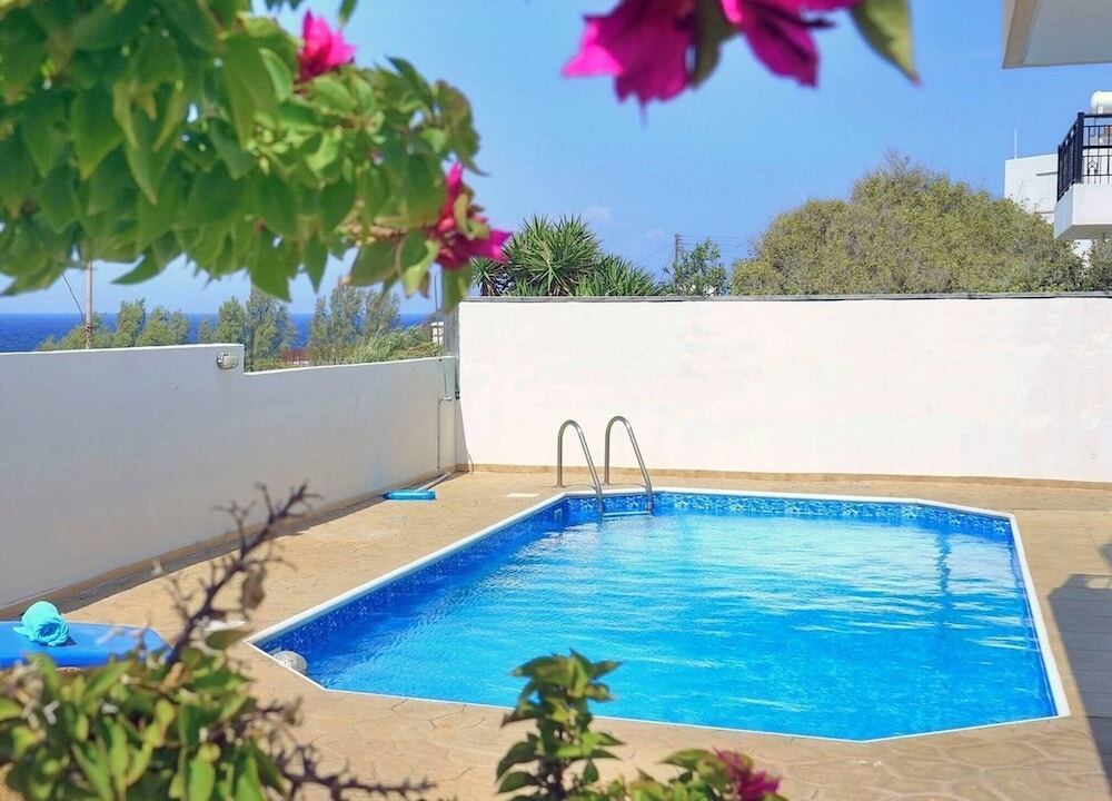 Помос: Villa Only 50m To The Sea, Sleeps 12, Polis