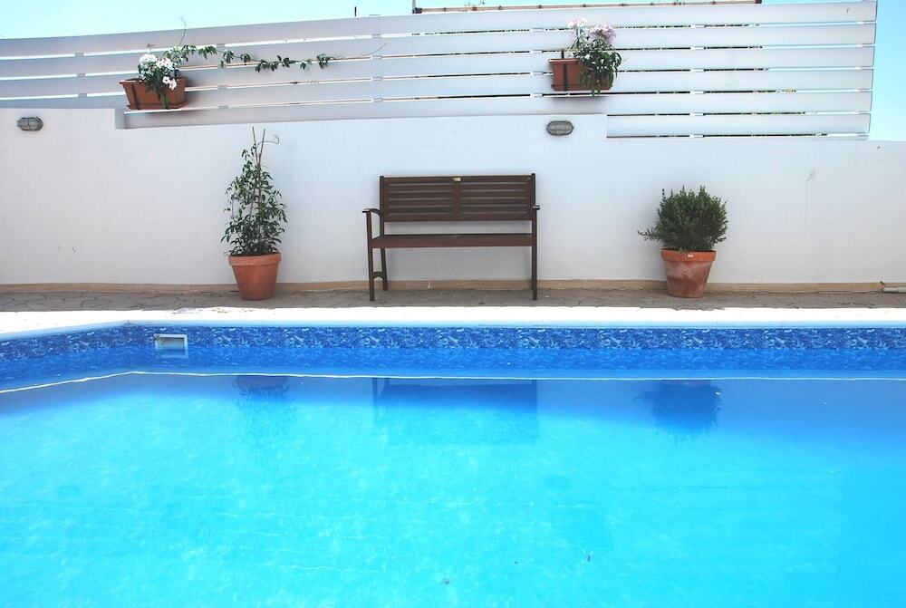 Помос: Villa Only 50m To The Sea, Sleeps 12, Polis