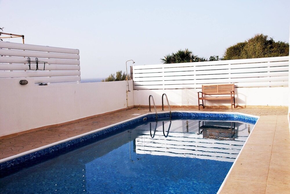 Помос: Villa Only 50m To The Sea, Sleeps 12, Polis