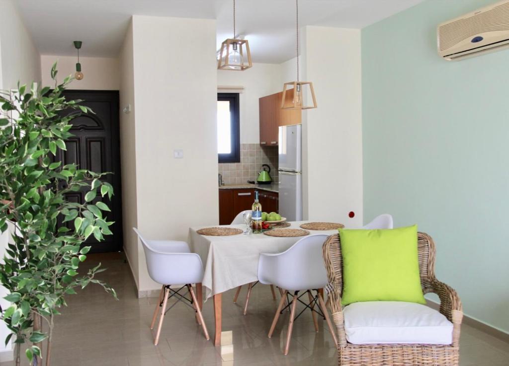 Паралимни: Kyklades Resort & Spa Apartments