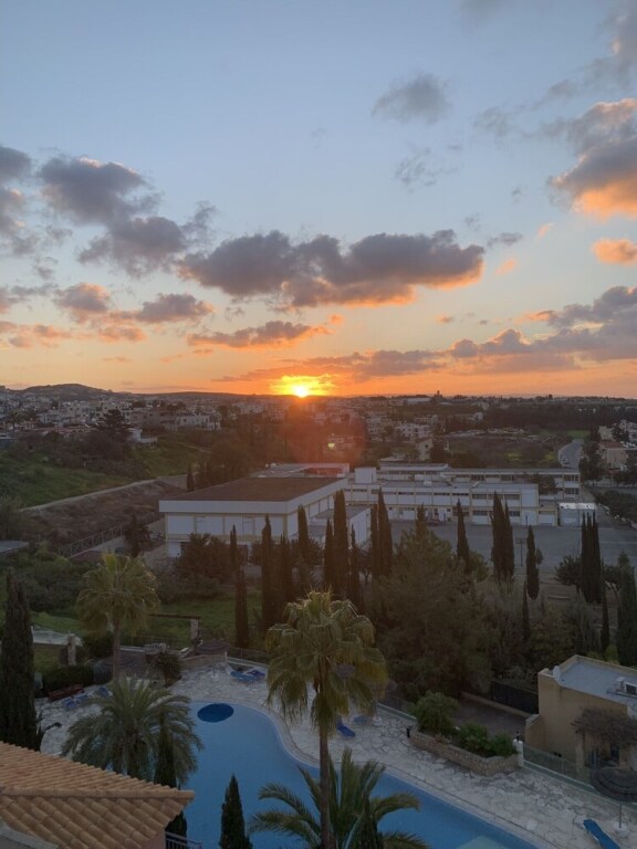 Героскипу: Pathos Penthouse A Slice of Paradise