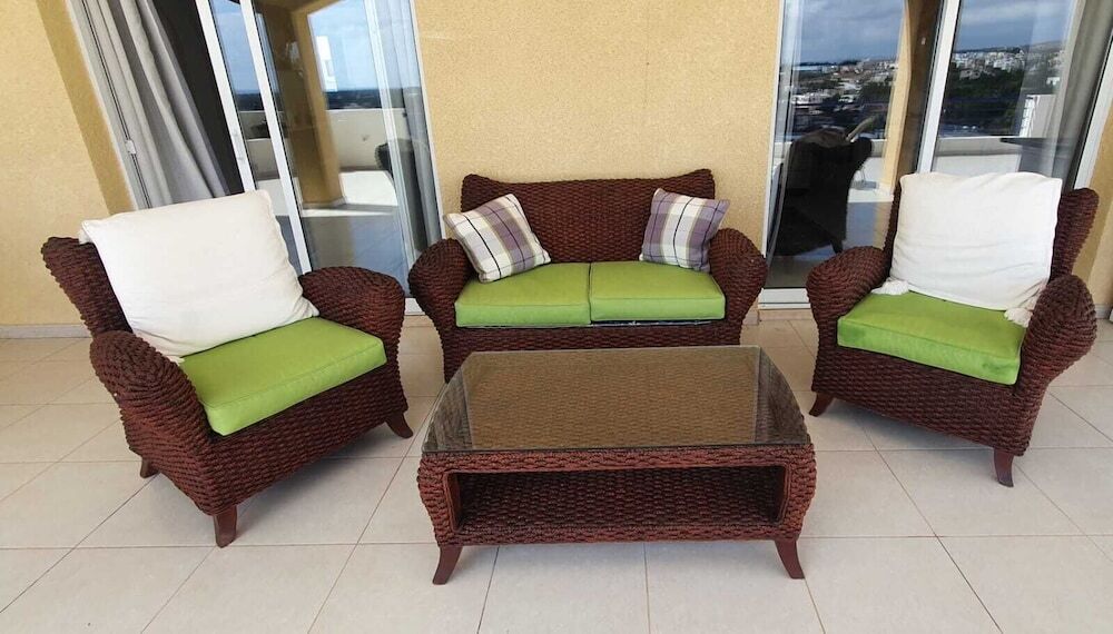 Героскипу: Pathos Penthouse A Slice of Paradise