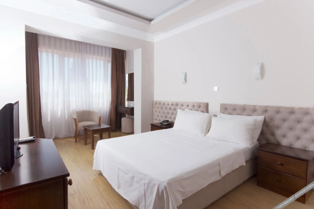 Кирения: Mv Hotel