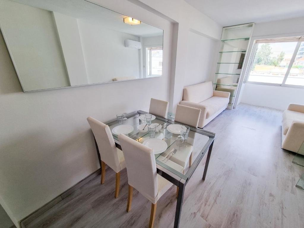 Ларнака: Cheer Up City Apartment