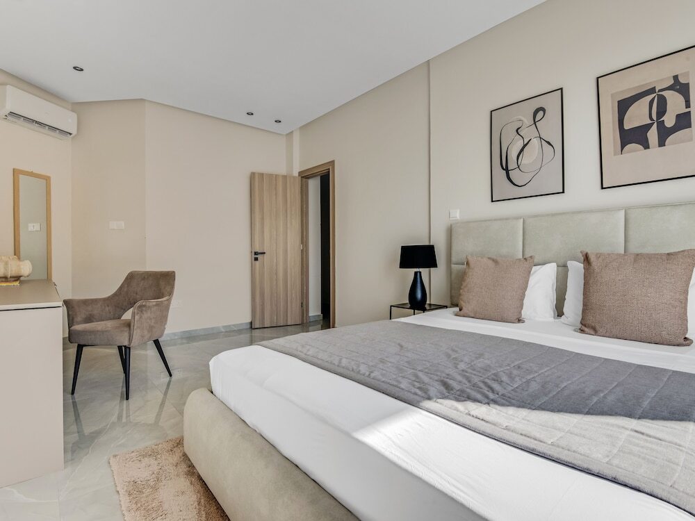 Ларнака: Sanders Crystal - Dreamy 3-bdr Apt w Balconies