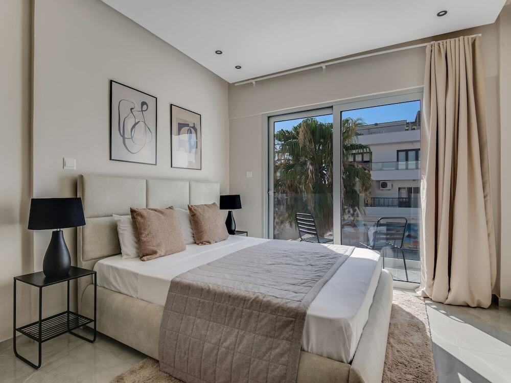 Ларнака: Sanders Crystal - Dreamy 3-bdr Apt w Balconies